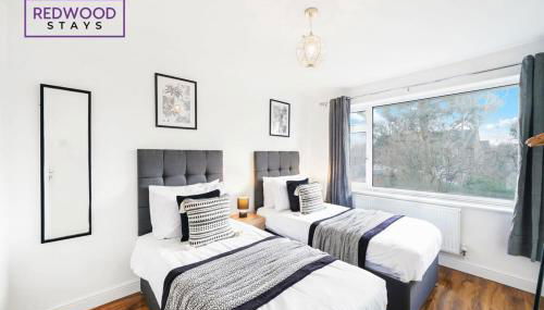 Cosy 3-Bedroom Serviced House with Free WiFi and Parking By Redwood Stays - Foto 3