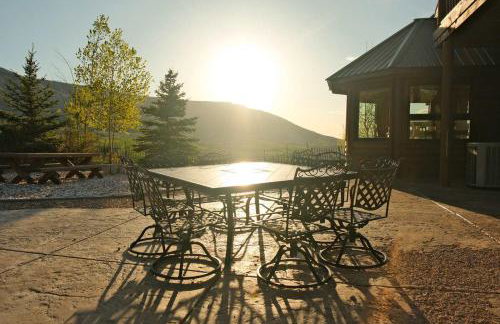 Ski and Ride Mountain Haus - Hot Tub, Fire Pit, Game Room & Deck - Foto 62