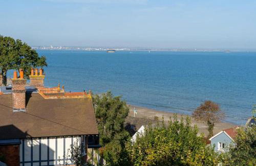 Bay House - Photo 20