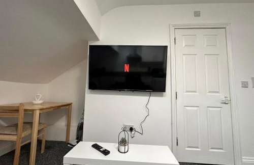 Cozy Two Bedroom Apt in Central Ilkeston with Netflix and Work-ready - Foto 5