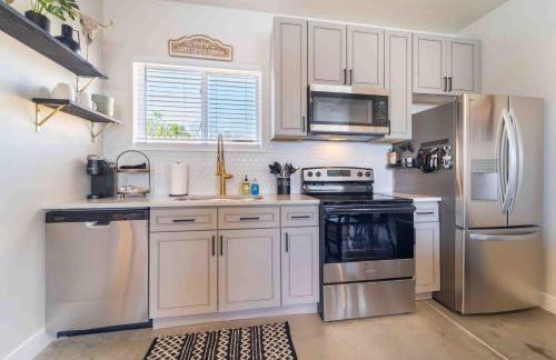 Morrison Getaway - 2BR House BBQ Free Parking - Foto 10