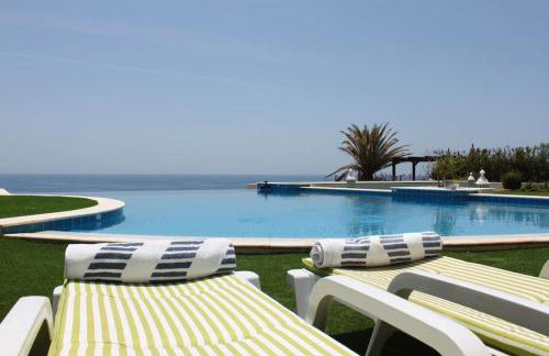 Breathtaking Villa with infinity pool over the sea - Foto 56