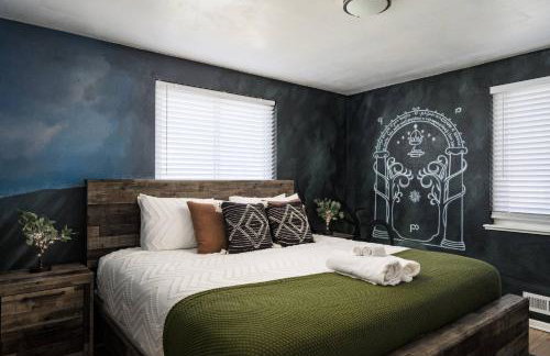 Movie Theater + Hot Tub | Game Yard | Sleeps 10! - Foto 9