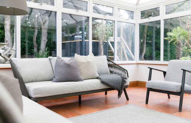 Stylish 4 Bed Home Close to Beach - Foto 12