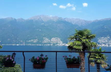 Apartment with Panoramic Lake View & Terrace in Pino, Lago Maggiore - Casa Roccia No 7 - Foto 21