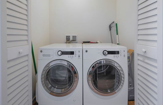 Fantastic 2BR Condo at Hollywood - Photo 25