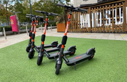 Beautiful Apartment in Central MK with Balcony, Free Parking & Smart TV with Netflix by Yoko Property - Foto 21