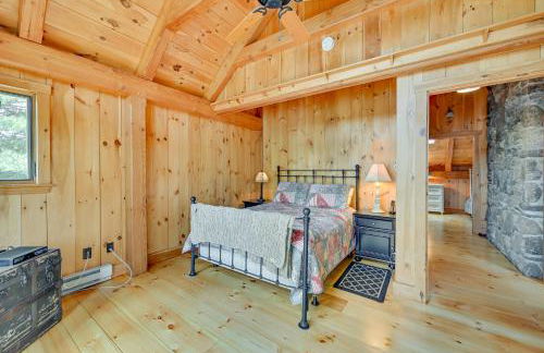 Lakefront Westhampton Cabin with Beach and Kayaks! - Foto 13