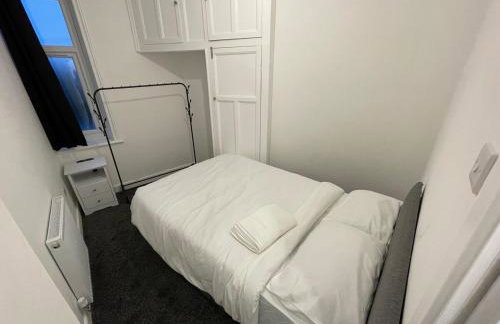 Modern Five Bed Long Stays and Contractors Welcome - Foto 17