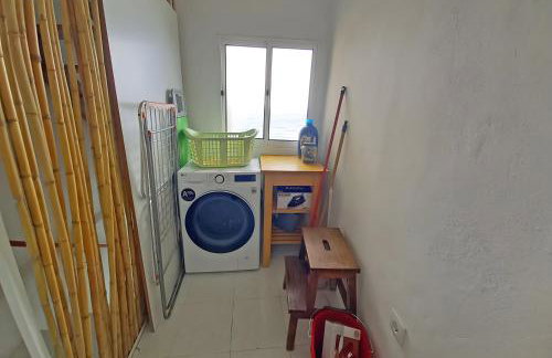 The Yellow House - Photo 15