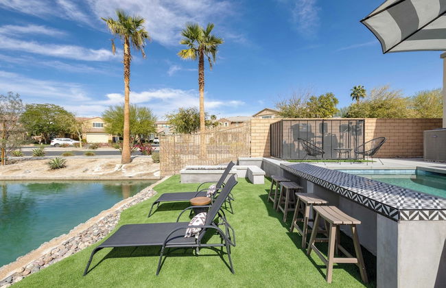 Lakefront w/ Private Pool, Great for Festival Season Lago Luxe by Avantstay - Foto 5