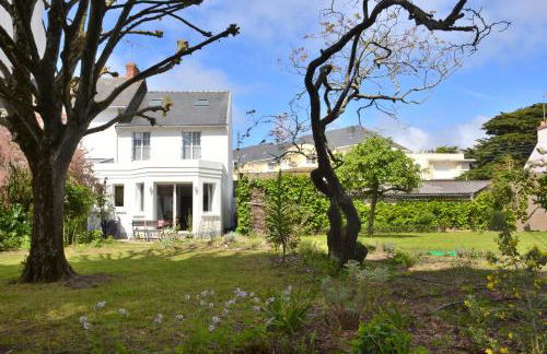 KERJACNINE, à 300 m du port, maison 7 couchages avec grand jardin - Foto 3