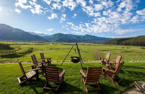 Charming Vacation Rental for Large Groups near Yellowstone National Park, Wyoming - Foto 4