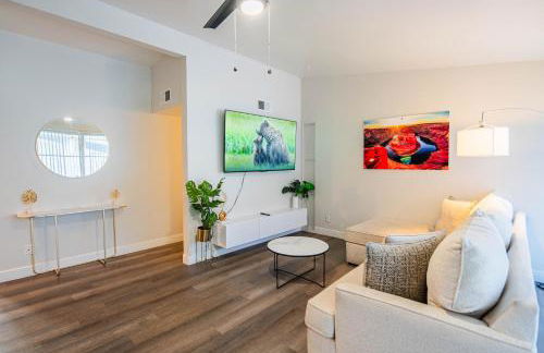 Spacious 2 Bedroom, 2 Bath, Pool, Free Parking, Gym - Foto 20