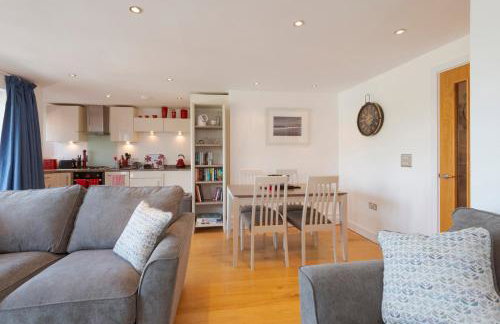 The Beach House & Porth Sands Apartments - Photo 22