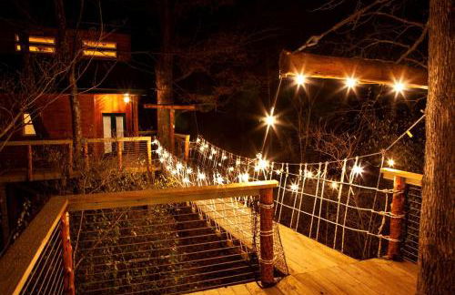 Fantastic Treehouse with Fire Pit and Hot-tub in Herod, Illinois - Foto 10