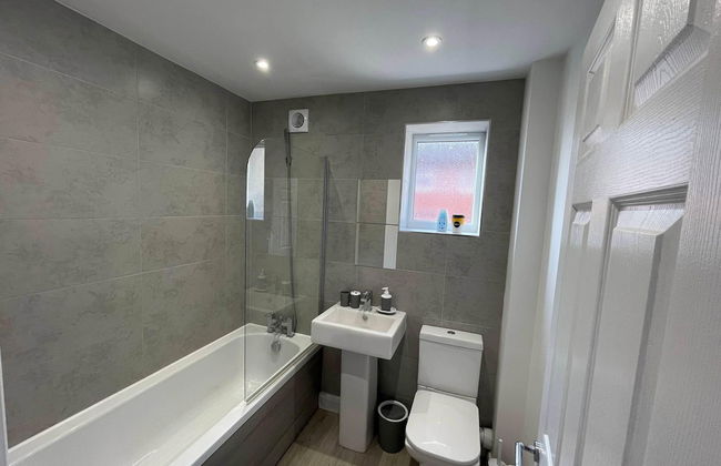 3 Bedroom New House with WiFi - Foto 32