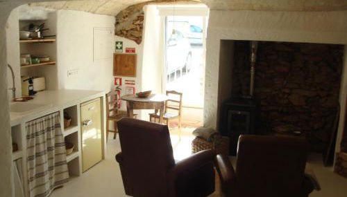 Casas Velhinhas - Apartº Aconchego e Apartº Calmaria - Foto 5