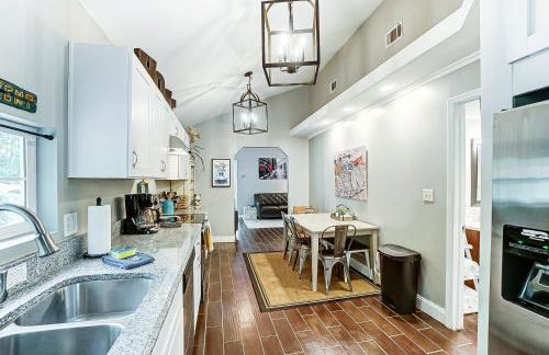 Updated 3bd Cottage on Bike Trail w/ River access! - Foto 9