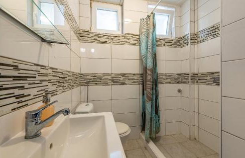 Nice Apartment In Novalja With Kitchen - Photo 22