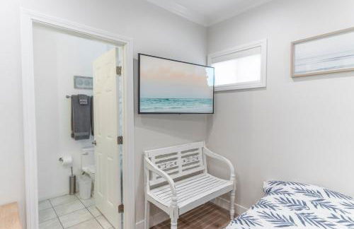 Family Beach House, 400ft to Beach, Parking, BBQ - Foto 41