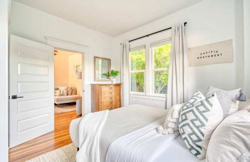 Stay Portland - Cute & Charming Portland Home 91 WalkScore - Photo 7