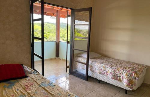 Chácara em Guararema linda, espaçosa e aconchegante - Foto 4