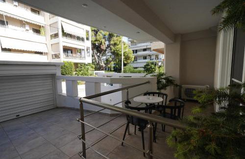 Garden Apartment next to the Mall -Private Parking - Photo 30