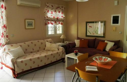 Το Κουκλάκι της Παναγιώτας - Panagiota's Dollhouse - Foto 1