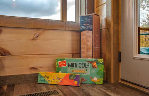 The Overlook - '21 Cabin - Gorgeous Unobstructed Views - Fire Pit Table - GameRm - HotTub - Xbox - Lots of Bears - Foto 53