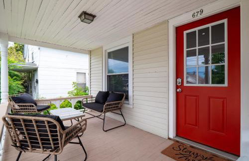 Historic District w Fully Stocked Kitchen and Sleeps 6 - Photo 28