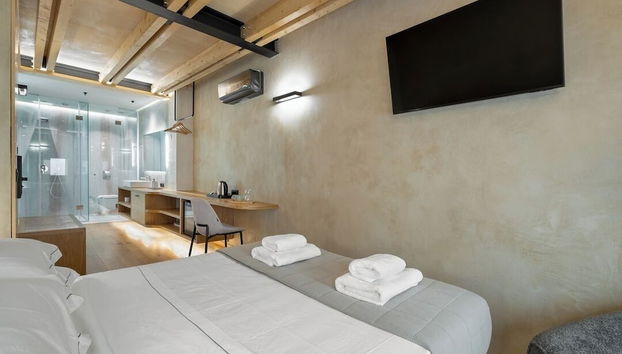 Poem Suites - Photo 4, Room