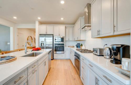 Elegant and Spacious Retreat with Yard in Woodland! - Foto 7