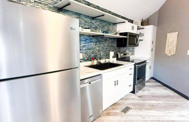 Lakefront Home-3BD25BADockGrillFirepitPool - Foto 59