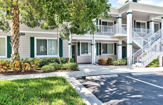 Asiago Vacation Rental at Lely Resort. Newly Furnished 2-Bedroom Condo with Stunning Lake & Golf Views. Spacious Retreat with Private Lanai, Resort Pool, Hot Tub and Gym Access - Foto 33