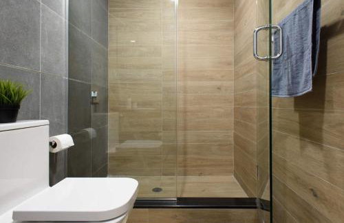 1597-3 Studio Upper East Side Apt W&D in unit - Photo 36