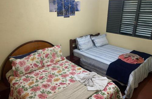 Apt térreo com 3 qtos e 1 vaga - Foto 2
