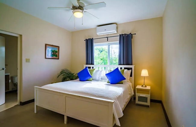 Nianna Coral Bay Deluxe Townhouse 1 - Photo 9