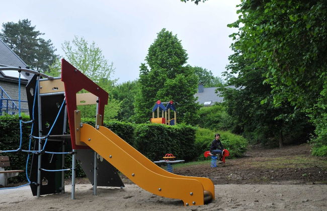 Modern Apartment With Terrace - Photo 17