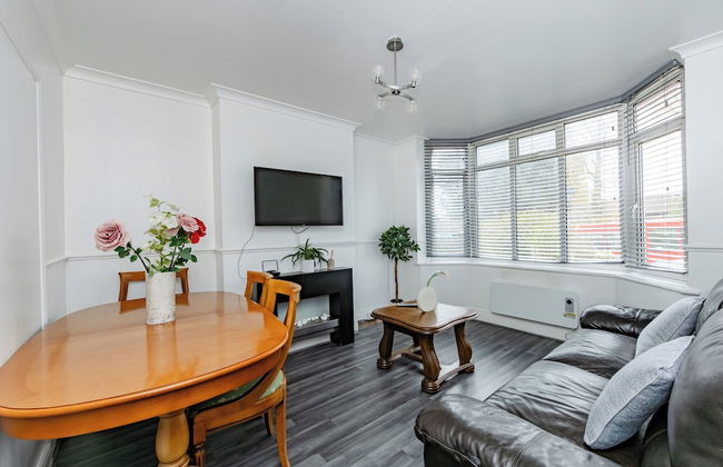 House - Sleeps 10 - Parking - Garden - Foto 1