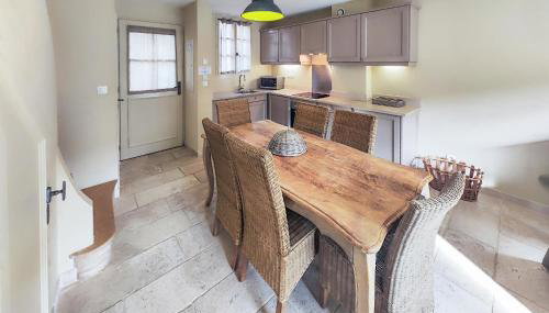 2 Bedroom Lovely Home In Stlaurent-De-La-Cabr - Foto 5