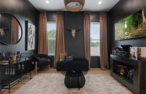 2 Luxury Homes in 1 - Walk to Nightlife & Stadiums - Foto 3