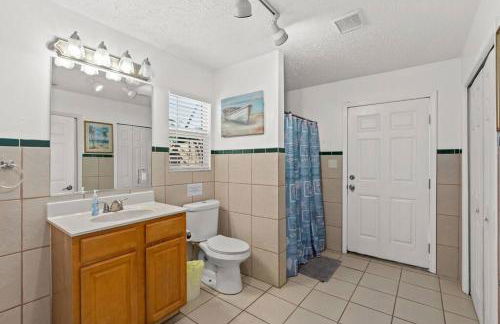 Pirates Cove - Private Pool, Seasonal Hot Tub, Game Room, Close to Beach, Pets OK - Photo 28