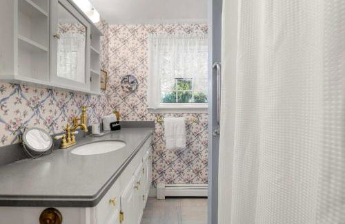 On the Chatham Loop - 1 Min to the Beach - Photo 25