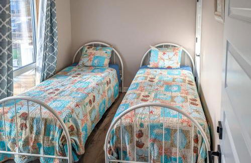 Bright Kitty Hawk Home with Hot Tub, Walk to Beach! - Foto 21