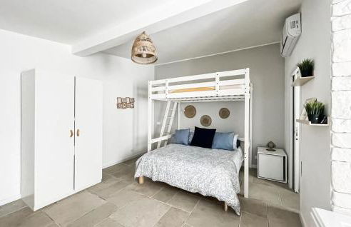 1 Bedroom Awesome Home In Leporano - Foto 6