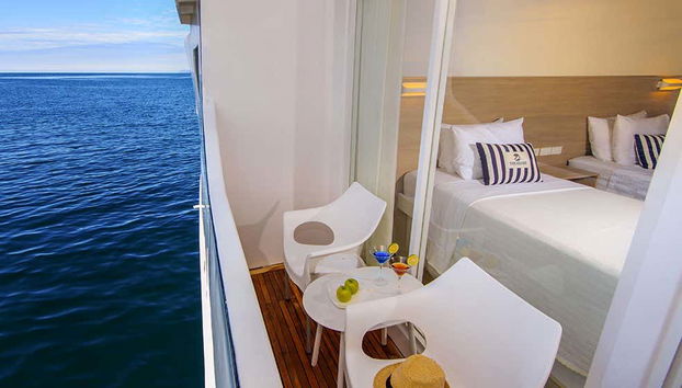 Galapagos Islands 7-day Luxury Cruise - Foto 2