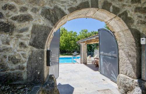 Stone Villa Galant with Pool - Happy Rentals - Foto 14