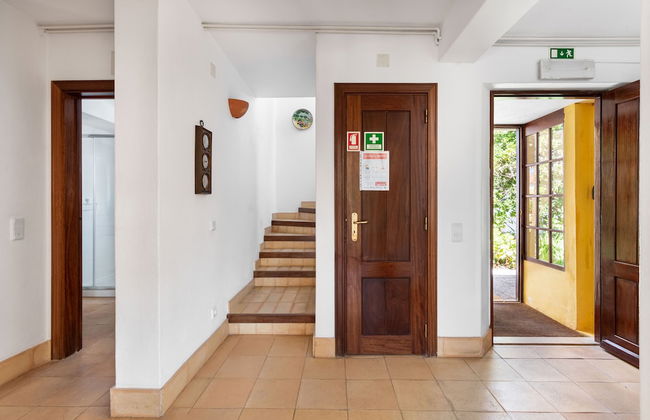 JOIVY 3-BR Cottage w/Terrace & Garden in Colares - Foto 33