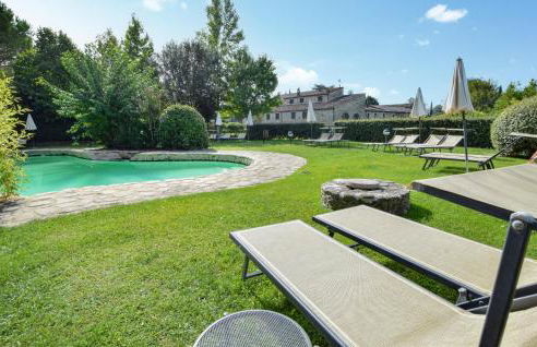 Beautiful Apartment In Cortona With Swimming Pool - Foto 1
